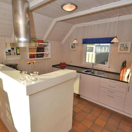 Three Bedroom Holiday In Blavand Feriehus *