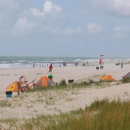 Three Bedroom Holiday In Blavand