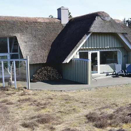 Feriehus Three Bedroom Holiday In Blavand Varde